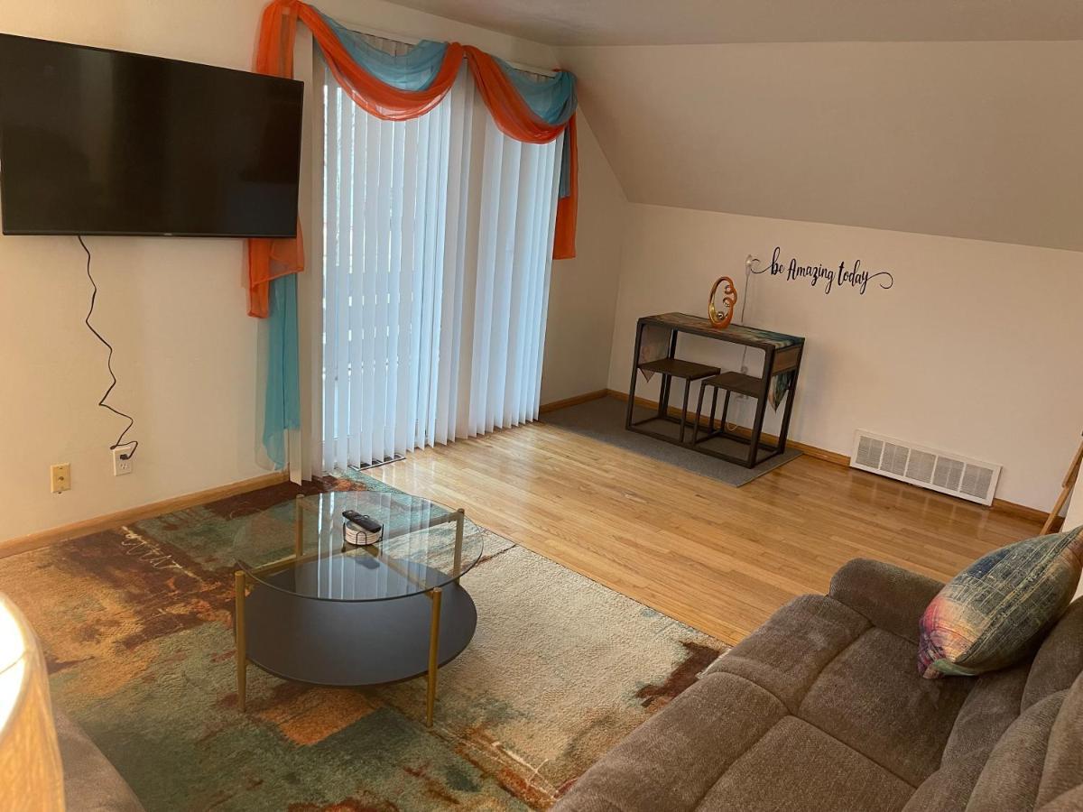 Elite Casa Collection -Free Coffee, Parking, And Wi-Fi Apartment Милуоки Екстериор снимка